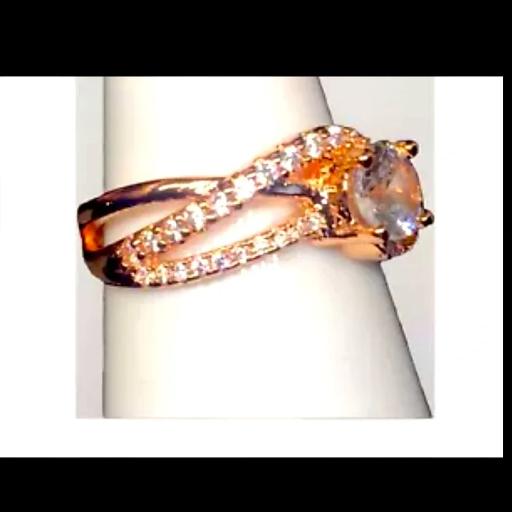 14 Kt Rose Gold & Sterling Silver Main 💎 Moissanite W/Moissanites Lining Ring